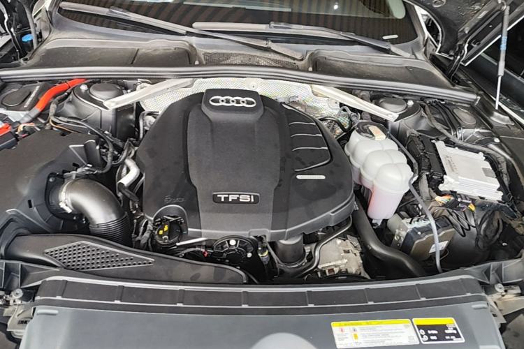 Used Audi A4L 2020 40 TFSI Fashion Dynamic Model Engine Bay