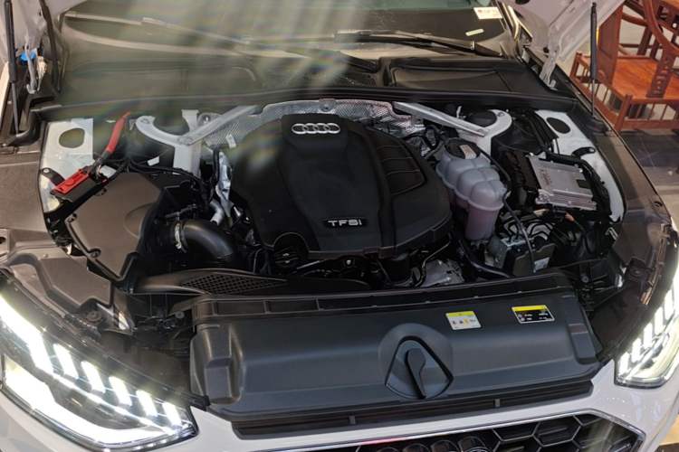 Used Audi A4L 2020 40 TFSI Fashion Dynamic Model Engine Bay