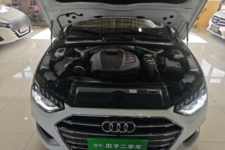 Used Audi A4L 2020 40 TFSI Fashionable and Elegant Model Engine Bay