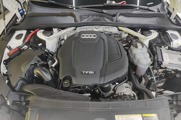 Used Audi A4L 2020 40 TFSI Fashion Dynamic Model Engine Bay