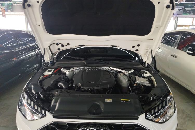 Used Audi A4L 2020 40 TFSI Luxury Dynamic Model Engine Bay