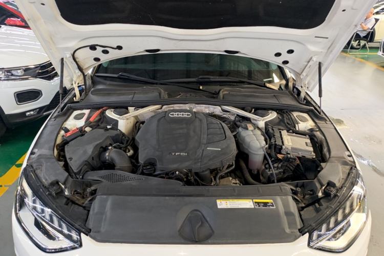 Used Audi A4L 2020 40 TFSI Fashionable and Elegant Model Engine Bay