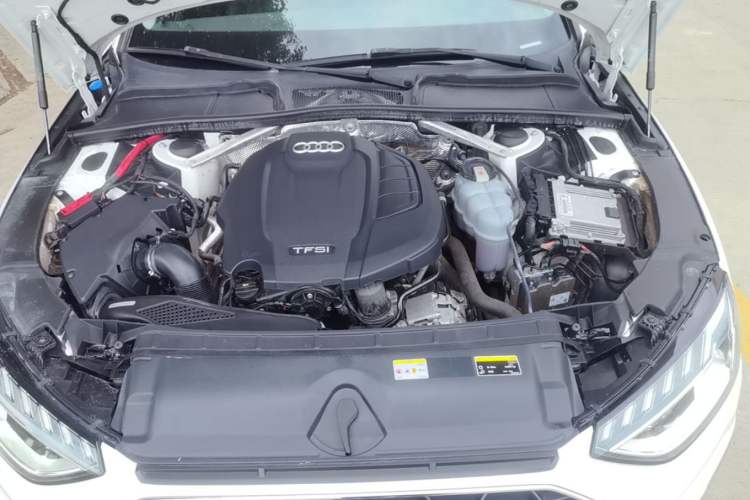 Used Audi A4L 2020 40 TFSI Fashion Dynamic Model Engine Bay