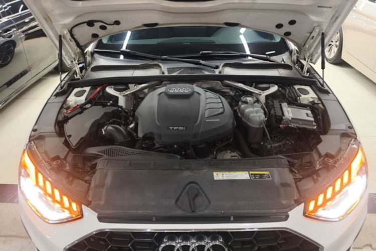 Used Audi A4L 2020 40 TFSI Fashion Dynamic Model Engine Bay
