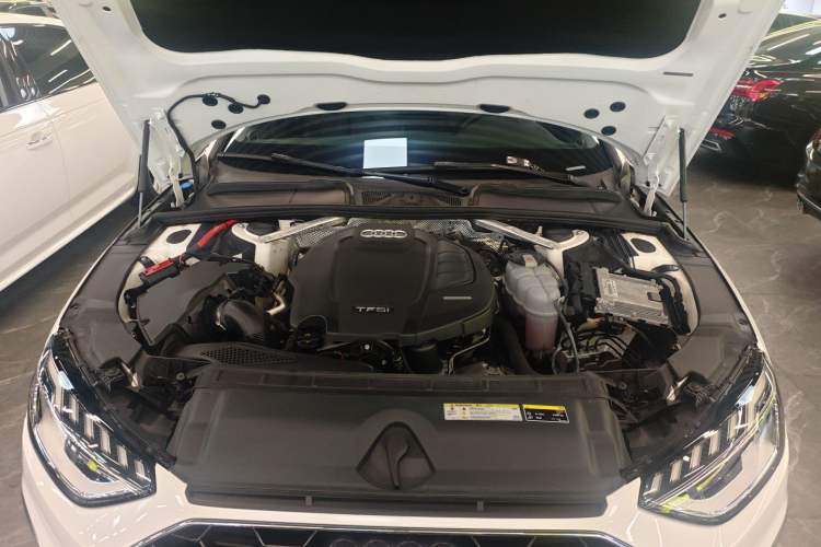 Used Audi A4L 2020 40 TFSI Luxury Dynamic Model Engine Bay