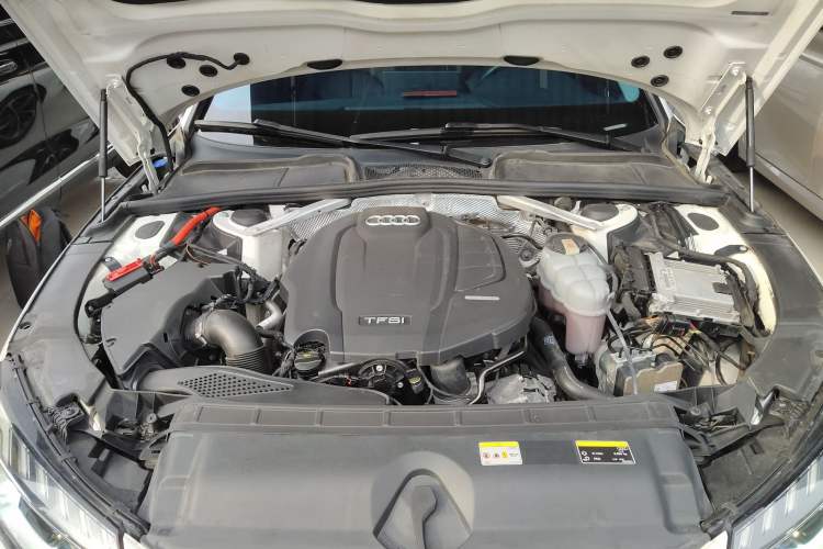 Used Audi A4L 2020 40 TFSI Fashion Dynamic Model Engine Bay