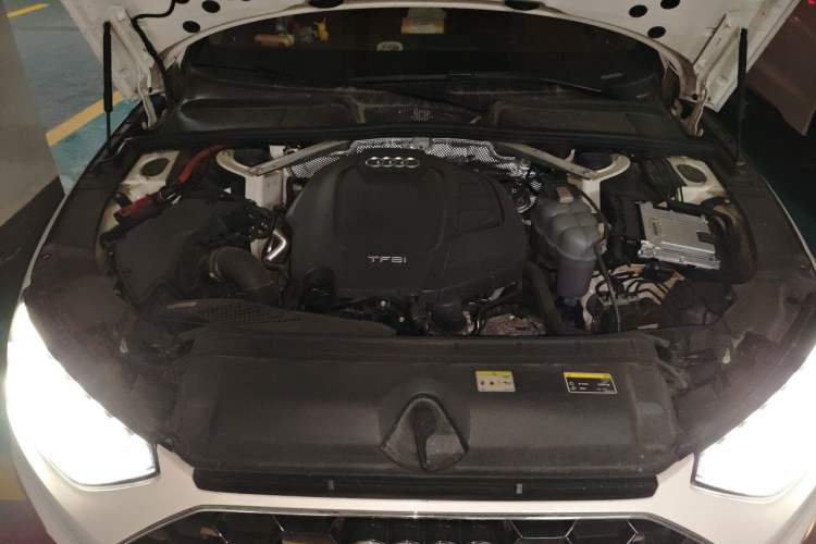 Used Audi A4L 2020 40 TFSI Fashion Dynamic Model Engine Bay