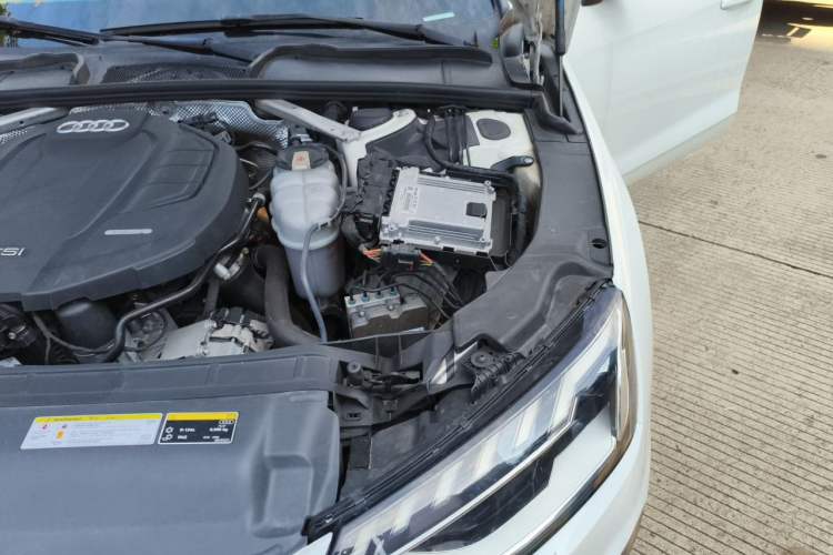 Used Audi A4L 2020 40 TFSI quattro Luxury Dynamic Model Engine Bay Left