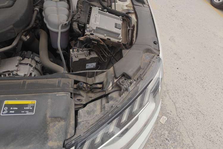 Used Audi A4L 2020 40 TFSI Luxury Dynamic Model Engine Bay Left
