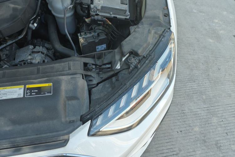 Used Audi A4L 2020 40 TFSI quattro Luxury Dynamic Model Engine Bay Left