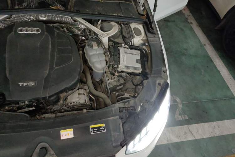 Used Audi A4L 2020 40 TFSI Luxury Dynamic Model Engine Bay Left