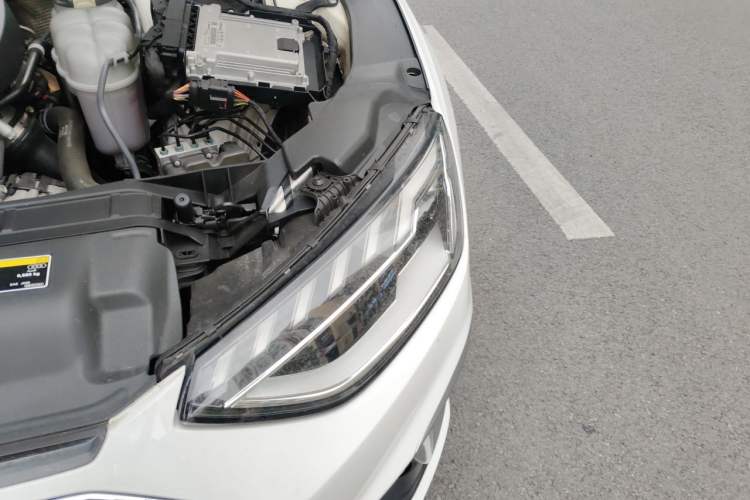 Used Audi A4L 2020 40 TFSI Luxury Dynamic Model Engine Bay Left