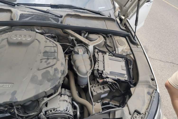 Used Audi A4L 2020 40 TFSI Luxury Dynamic Model Engine Bay Left