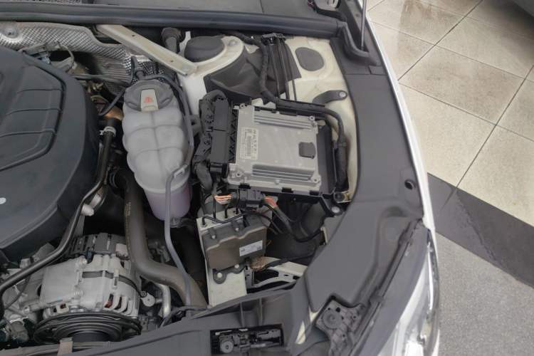 Used Audi A4L 2020 40 TFSI quattro Luxury Prestige Edition Engine Bay Left