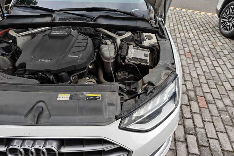 Used Audi A4L 2020 40 TFSI Fashionable and Elegant Model Engine Bay Left