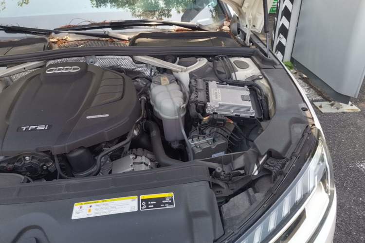 Used Audi A4L 2020 40 TFSI Fashionable and Elegant Model Engine Bay Left