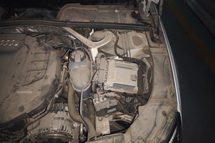 Used Audi A4L 2020 40 TFSI Luxury Dynamic Model Engine Bay Left