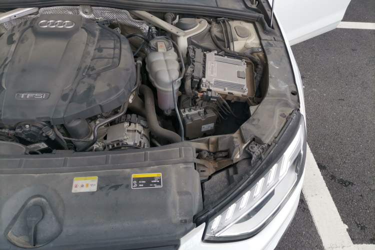Used Audi A4L 2020 40 TFSI Luxury Dynamic Model Engine Bay Left