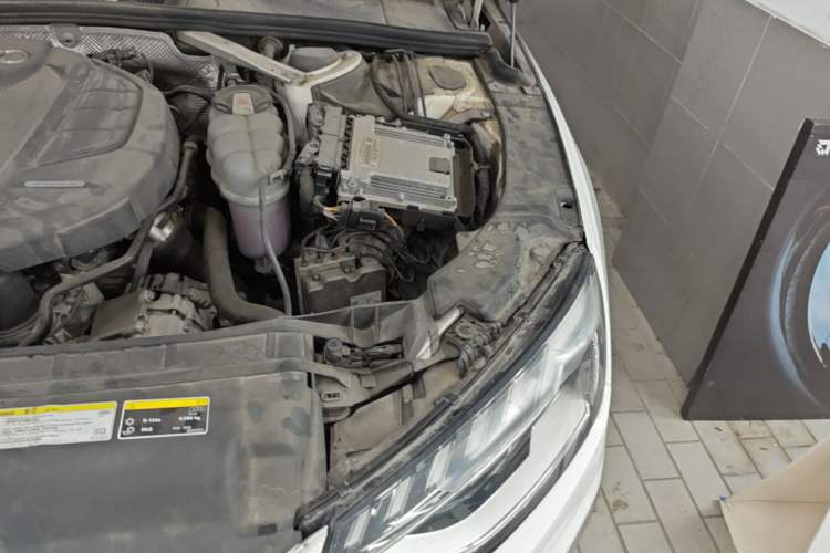 Used Audi A4L 2020 40 TFSI Luxury Dynamic Model Engine Bay Left