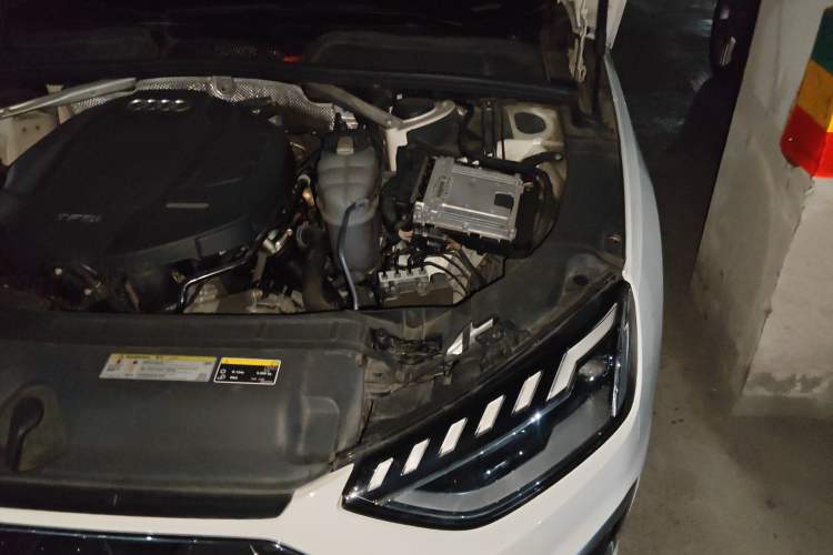 Used Audi A4L 2020 40 TFSI Luxury Dynamic Model Engine Bay Left