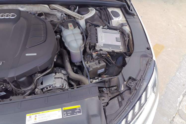Used Audi A4L 2020 40 TFSI quattro Luxury Dynamic Model Engine Bay Left
