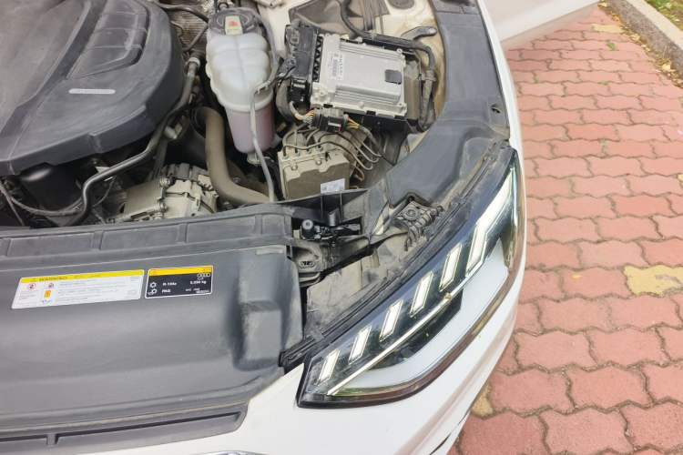 Used Audi A4L 2020 40 TFSI Luxury Dynamic Model Engine Bay Left