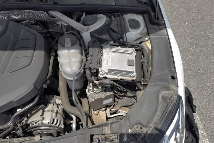 Used Audi A4L 2020 40 TFSI Luxury Prestige Edition Engine Bay Left