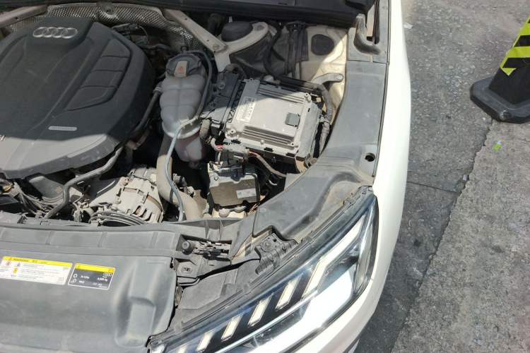 Used Audi A4L 2020 40 TFSI Luxury Dynamic Model Engine Bay Left