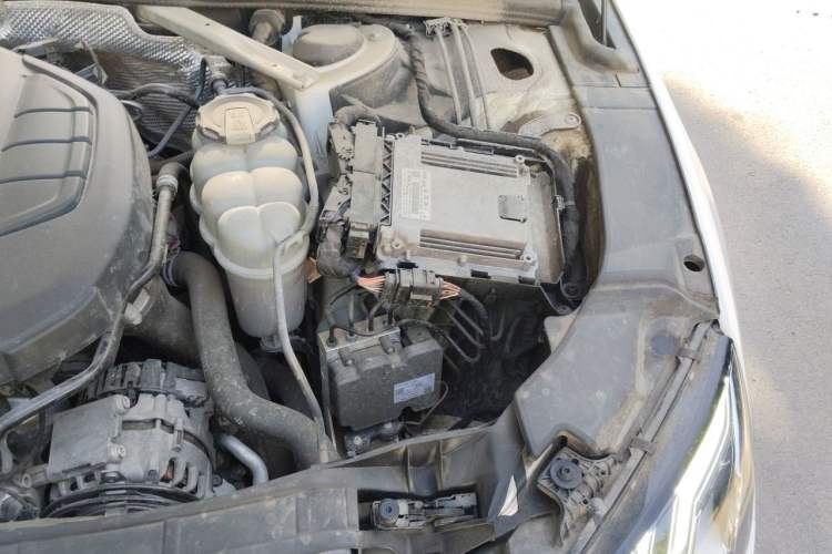 Used Audi A4L 2020 40 TFSI Luxury Prestige Edition Engine Bay Left