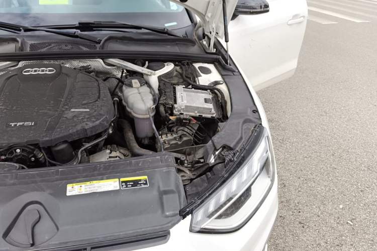 Used Audi A4L 2020 40 TFSI quattro Luxury Dynamic Model Engine Bay Left