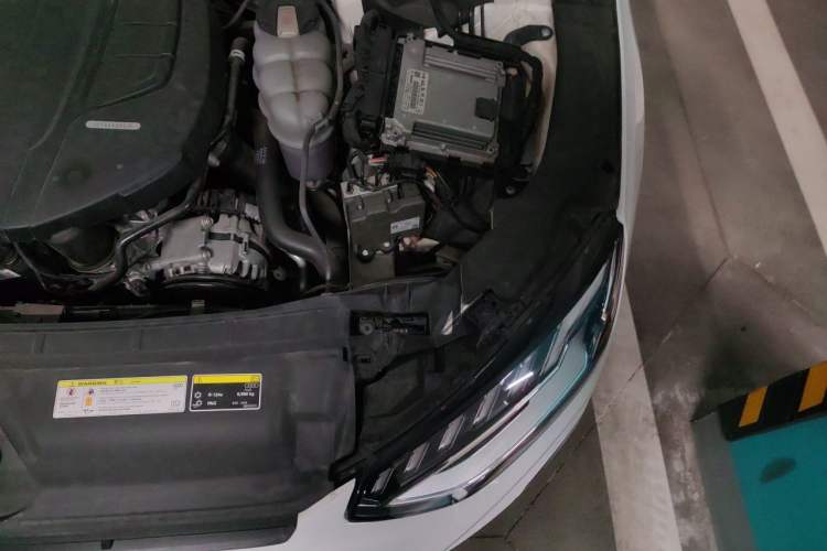 Used Audi A4L 2020 40 TFSI Luxury Dynamic Model Engine Bay Left