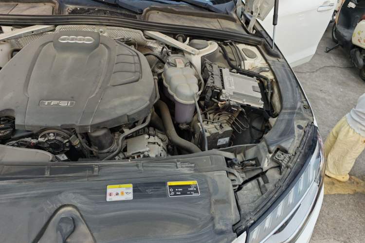 Used Audi A4L 2020 40 TFSI Luxury Dynamic Model Engine Bay Left