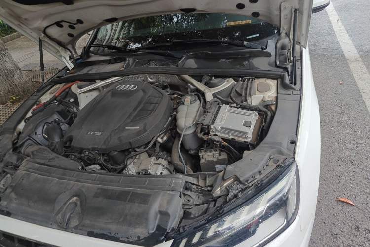 Used Audi A4L 2020 40 TFSI Fashionable and Elegant Model Engine Bay Left