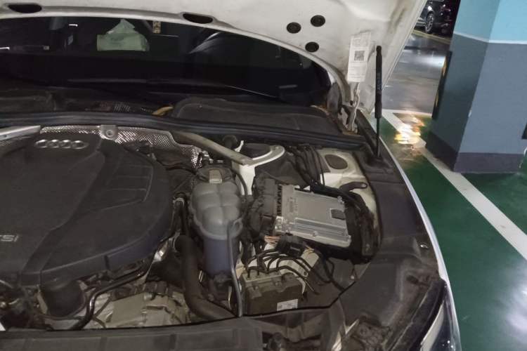 Used Audi A4L 2020 40 TFSI Luxury Dynamic Model Engine Bay Left