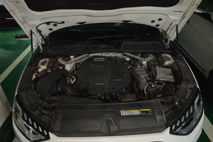 Used Audi A4L 2020 40 TFSI Fashionable and Elegant Model Engine Bay
