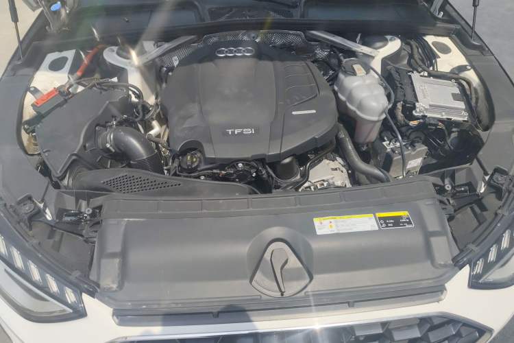 Used Audi A4L 2020 40 TFSI Fashion Dynamic Model Engine Bay