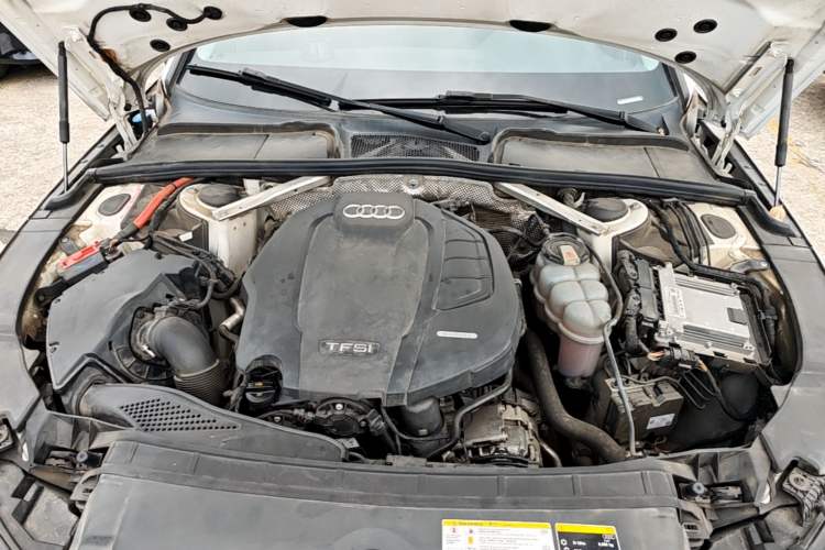 Used Audi A4L 2020 40 TFSI Fashion Dynamic Model Engine Bay