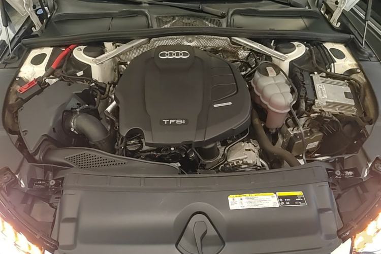 Used Audi A4L 2020 40 TFSI Fashion Dynamic Model Engine Bay