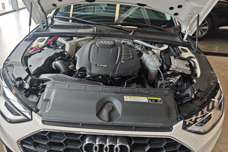 Used Audi A4L 2020 40 TFSI Fashion Dynamic Model Engine Bay