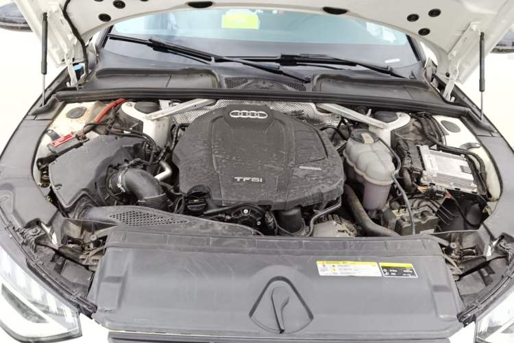 Used Audi A4L 2020 40 TFSI quattro Luxury Dynamic Model Engine Bay