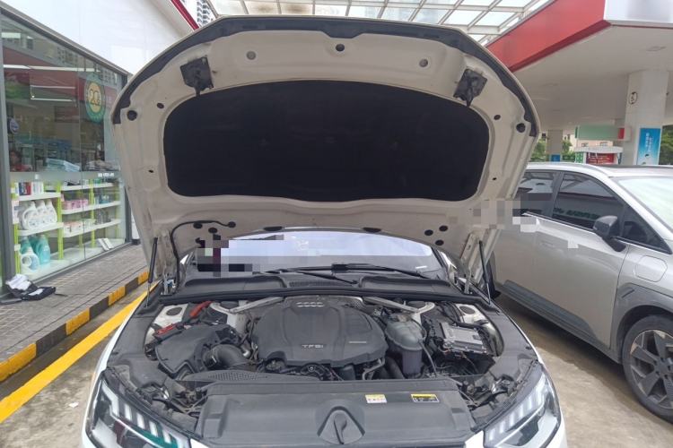 Used Audi A4L 2020 40 TFSI Fashion Dynamic Model Engine Bay