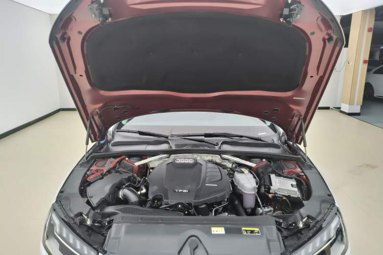 Used Audi A4L 2020 40 TFSI Fashion Dynamic Model Engine Bay