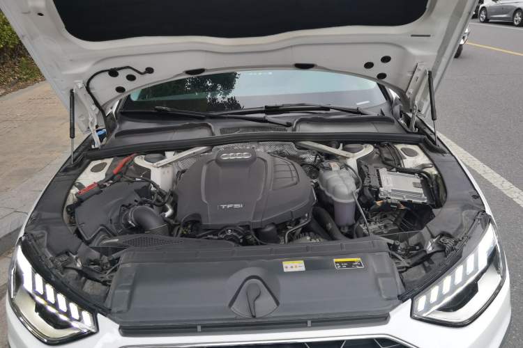 Used Audi A4L 2020 40 TFSI Fashion Dynamic Model Engine Bay