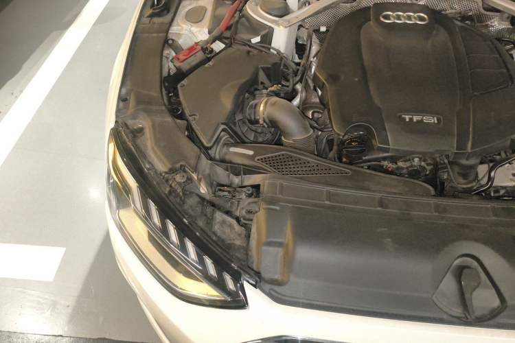 Used Audi A4L 2020 40 TFSI Fashionable and Elegant Model Engine Bay Right