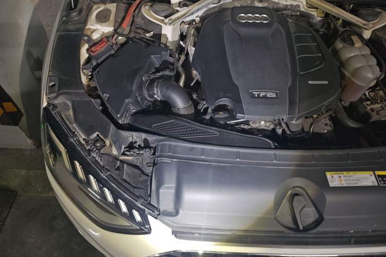 Used Audi A4L 2020 40 TFSI Luxury Dynamic Model Engine Bay Right