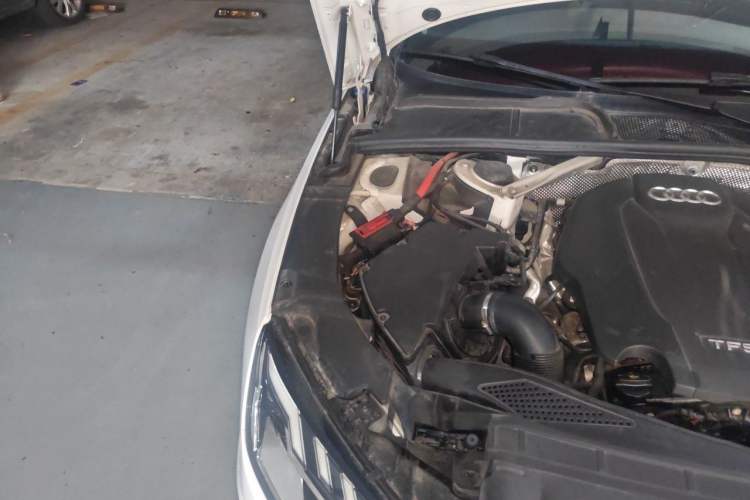 Used Audi A4L 2020 40 TFSI Luxury Dynamic Model Engine Bay Right