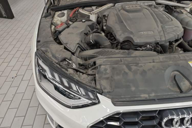 Used Audi A4L 2020 40 TFSI Luxury Dynamic Model Engine Bay Right