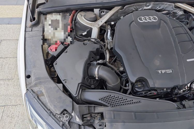 Used Audi A4L 2020 40 TFSI Fashionable and Elegant Model Engine Bay Right