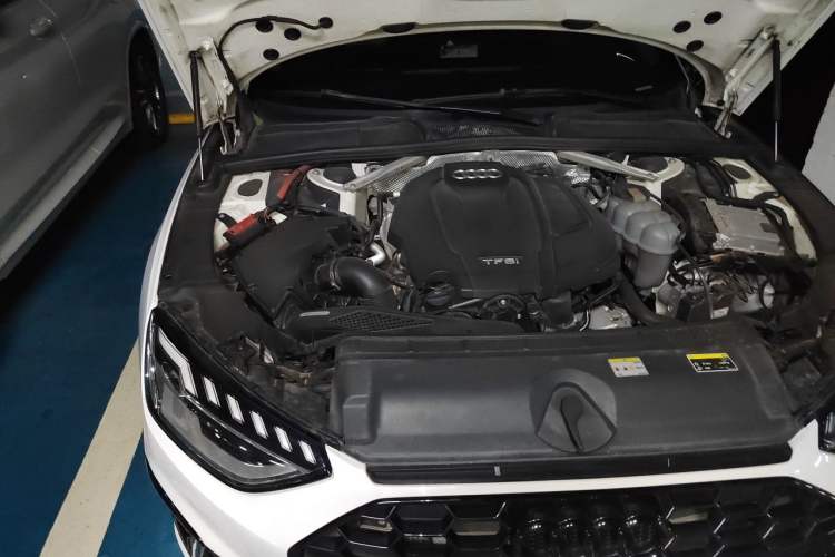 Used Audi A4L 2020 40 TFSI Luxury Dynamic Model Engine Bay Right