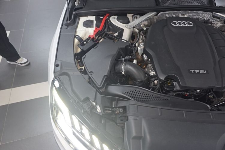 Used Audi A4L 2020 40 TFSI Fashion Dynamic Model Engine Bay Right